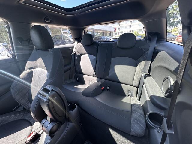 Mini COOPER Mini 1.5 Chili Serious Business JCW Navi Pano NAP