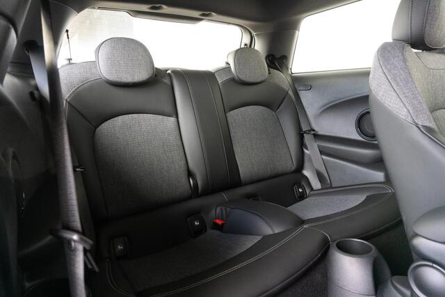 Mini COOPER 3-deurs Aut. Classic + Business