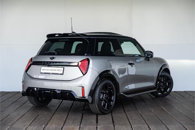 Mini COOPER 3-deurs C Aut. JCW pakket + M Package