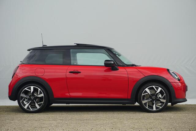 Mini COOPER 3-deurs C Classic / Comfort Acces / Stoelverwarming / Parking Assistant / Driving Assistant
