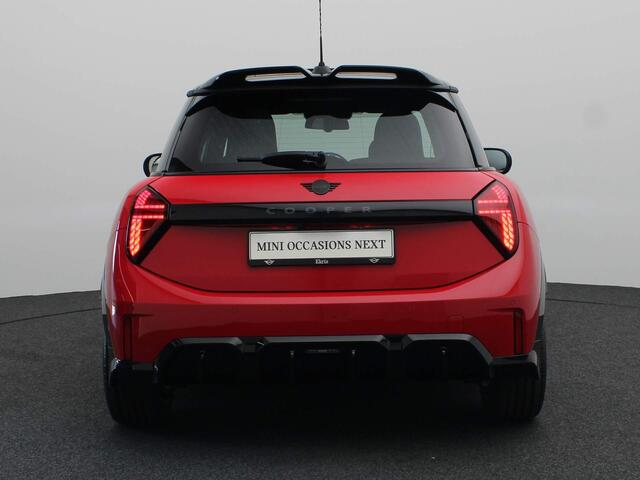 Mini COOPER 3-deurs C | John Cooper Works Trim + Pakket M