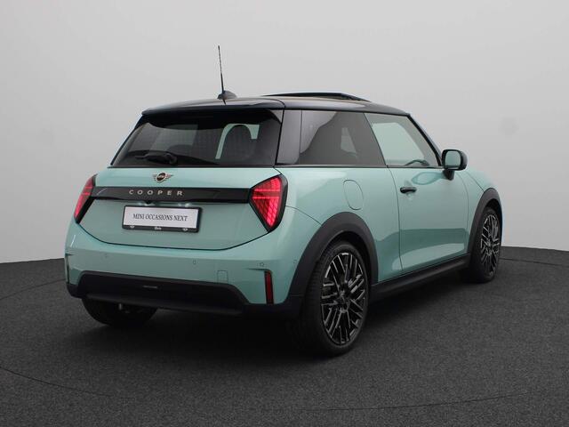 Mini COOPER 3-deurs C | Favoured Trim + Pakket L + Panoramadak + Harman Kardon + Driving Assistant