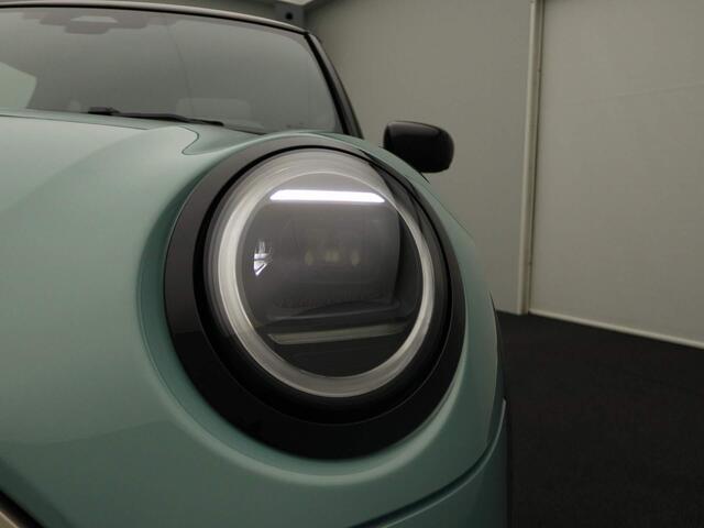 Mini COOPER 3-deurs C | Favoured Trim + Pakket L + Panoramadak + Harman Kardon + Driving Assistant