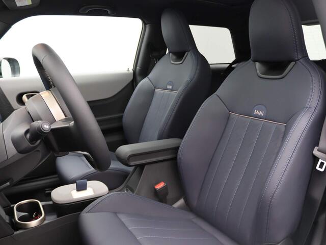 Mini COOPER 3-deurs C | Favoured Trim + Pakket L + Panoramadak + Harman Kardon + Driving Assistant