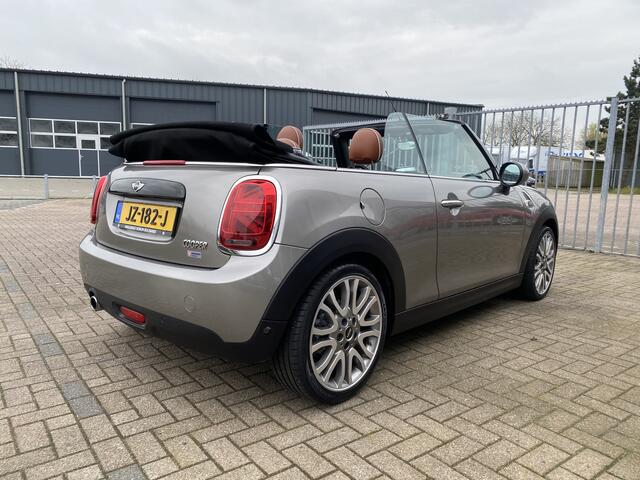 Mini COOPER Mini Cabrio 1.5 Chili Serious Business Luxe leder, Navigatie, PDC, Nieuwstaat..!!