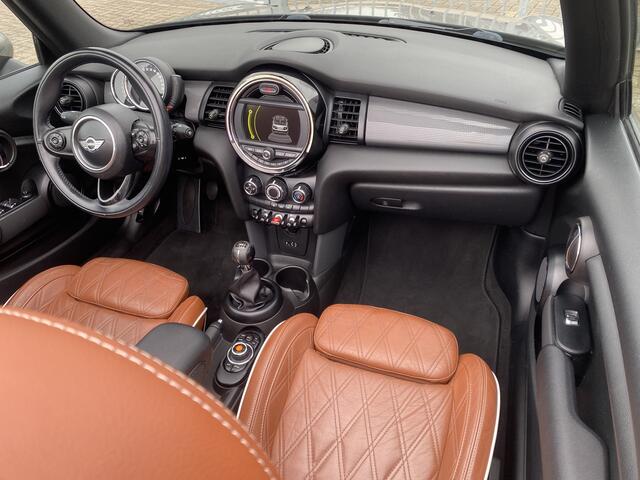 Mini COOPER Mini Cabrio 1.5 Chili Serious Business Luxe leder, Navigatie, PDC, Nieuwstaat..!!