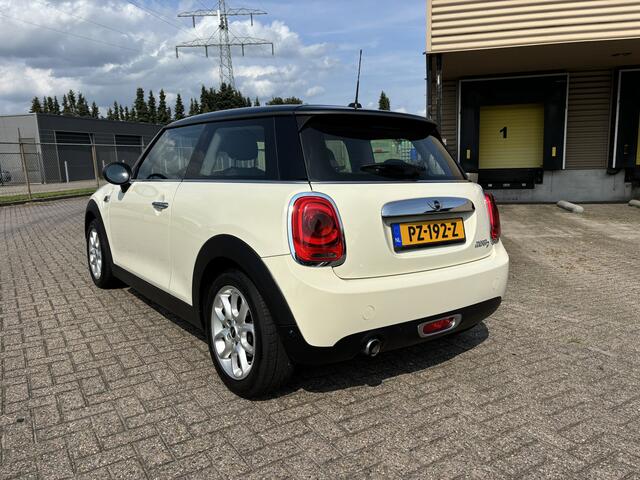 Mini COOPER Mini 1.5 D Pepper Serious Business 116 pk [ ecc,xenon,cruise,lmv,pdc ]