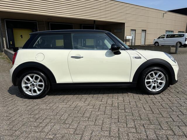 Mini COOPER Mini 1.5 D Pepper Serious Business 116 pk [ ecc,xenon,cruise,lmv,pdc ]