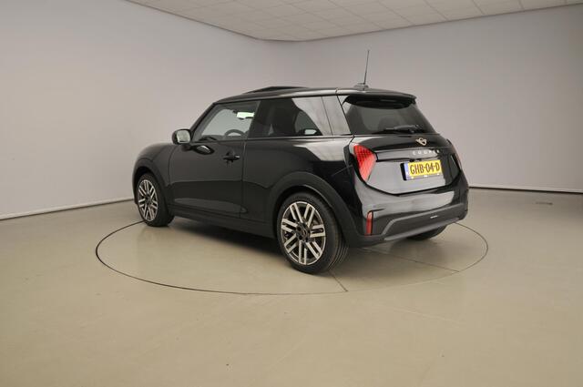 Mini COOPER Mini 1.5 C Classic | Harman/Kardon | Navigatie AR | Panoramadak | Alu velgen 17" | Stoel + Stuurwiel verwarmd