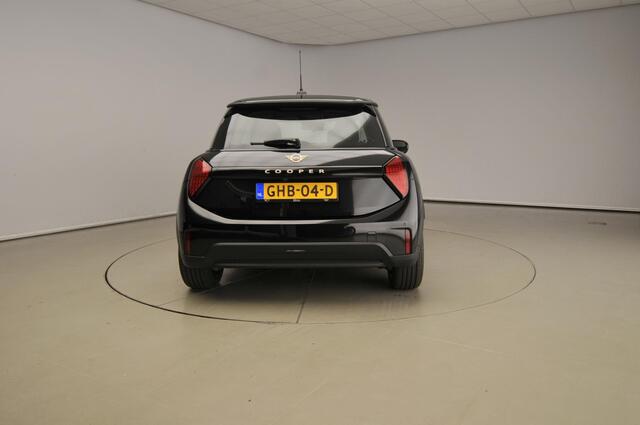 Mini COOPER Mini 1.5 C Classic | Harman/Kardon | Navigatie AR | Panoramadak | Alu velgen 17" | Stoel + Stuurwiel verwarmd