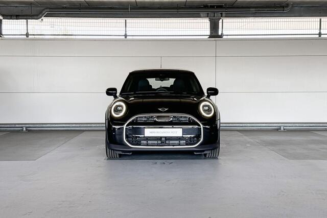 Mini COOPER 3-deurs 1.5 Cooper C Favoured | Pakket S | Dak in carrosseriekleur