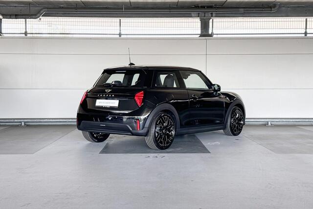 Mini COOPER 3-deurs 1.5 Cooper C Favoured | Pakket S | Dak in carrosseriekleur