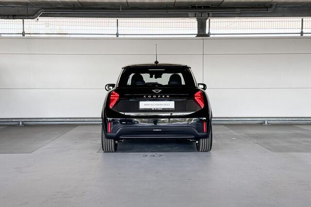 Mini COOPER 3-deurs 1.5 Cooper C Favoured | Pakket S | Dak in carrosseriekleur