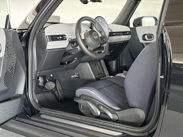 Mini COOPER 3-deurs 1.5 Cooper C Favoured | Pakket S | Dak in carrosseriekleur