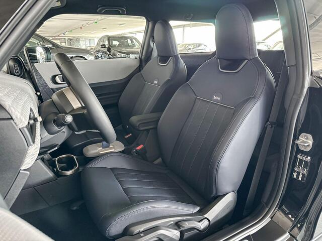 Mini COOPER 3-deurs 1.5 Cooper C Favoured | Pakket S | Dak in carrosseriekleur