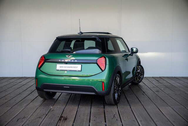 Mini COOPER 3-deurs C Favoured + M pakket