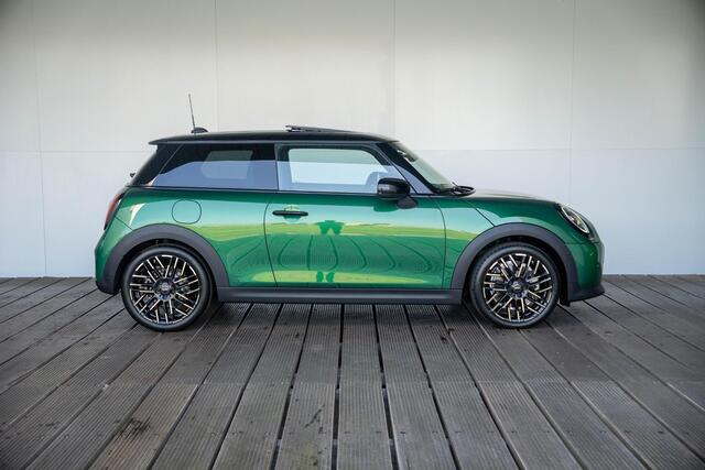 Mini COOPER 3-deurs C Favoured + M pakket