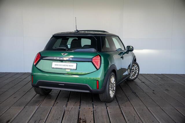 Mini COOPER 3-deurs C Favoured + M pakket