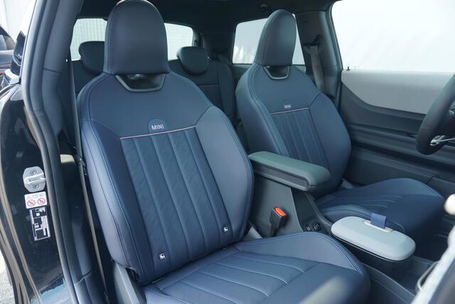 Mini COOPER 3-Deurs C Favoured / Pakket M