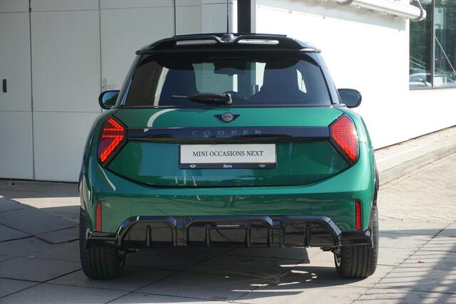 Mini COOPER 3-deurs C John Cooper Works Uitvoering | Pakket XL | 18 inch JCW Lap Spoke 2-tone | Glazen panoramadak | Elektrisch verstelbare stoelen