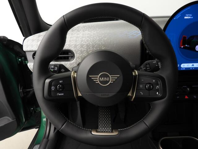 Mini COOPER 5-deurs C Automaat / Pakket M / Panoramadak / JCW stoelen / Head-up / Park assist / Alu wielen 18 inch