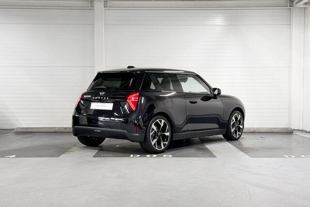 Mini COOPER 3-deurs E | Favoured Uitvoering | L Pakket | 18" Slide Spoke two-tone