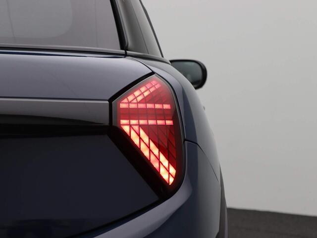 Mini COOPER 5-Deurs C Pakket L + Harman Kardon + Panoramadak + Driving Assistant + Parking Assistant Plus + 18'' + Led