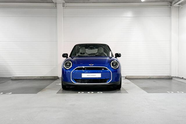 Mini COOPER E | Favoured Uitvoeruing | Pakket M | 18" Night Flash Spoke