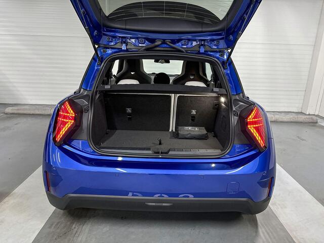 Mini COOPER E | Favoured Uitvoeruing | Pakket M | 18" Night Flash Spoke