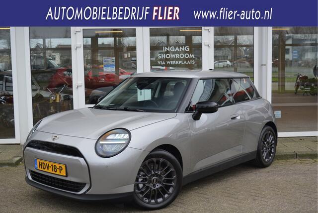 Mini COOPER Mini E Essential XS 40.7 kWh | NIEUW | 17 INCH | Electric | Elektrisch |