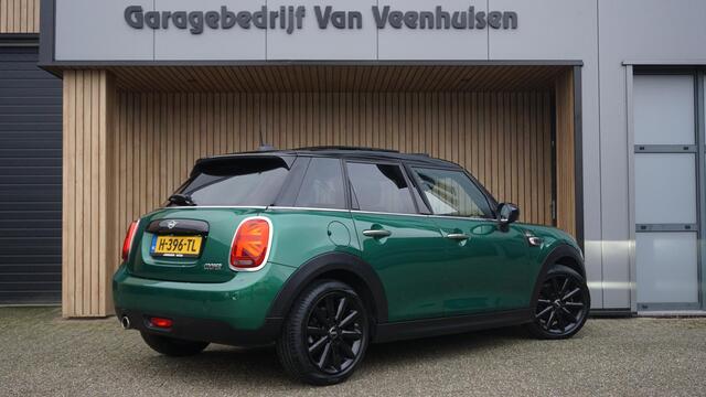 Mini COOPER 1.5 136pk 5Drs Automaat 60 Years Edition Pano.Dak H&K Leder Head-Up 17inch LM LED *Complete Mini* NL auto 48274km!