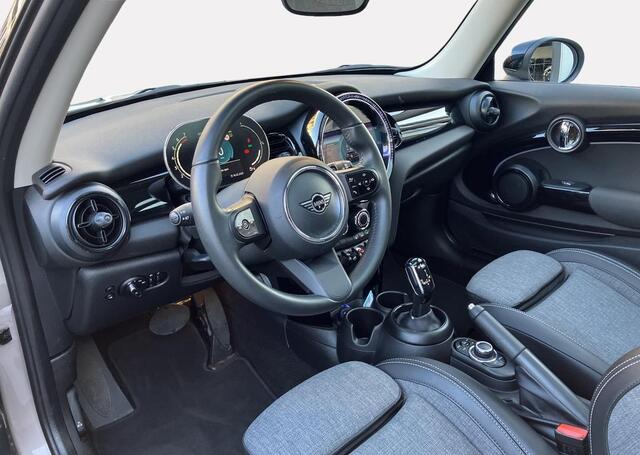 Mini COOPER Mini 1.5 Business Edition - Automaat / Camera / Panoramadak