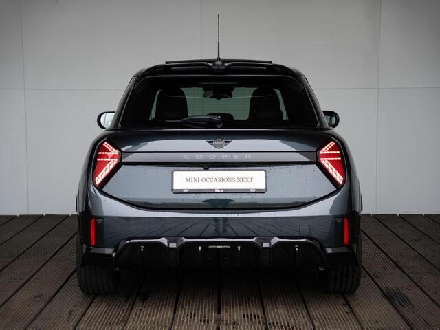 Mini COOPER 5-deurs C John Cooper Works Trim + Package M