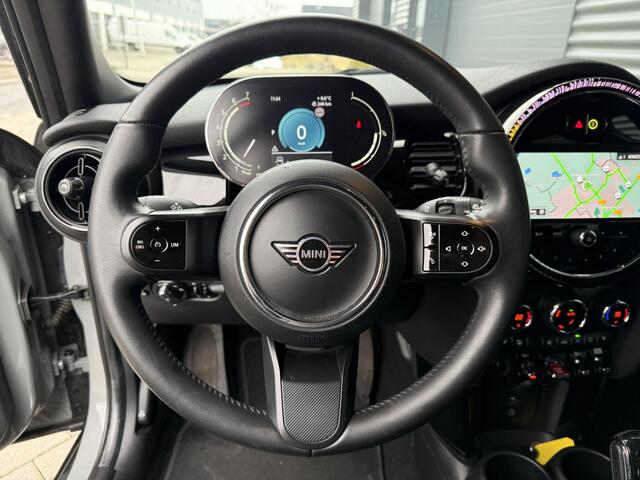 Mini COOPER Mini 1.5 Aut. Camera/Apple/Leder/Stoelwarm
