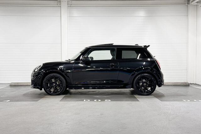 Mini COOPER C | John Cooper Works Uitvoering | Pakket M | 17" John Cooper Works Sprint Spoke Black