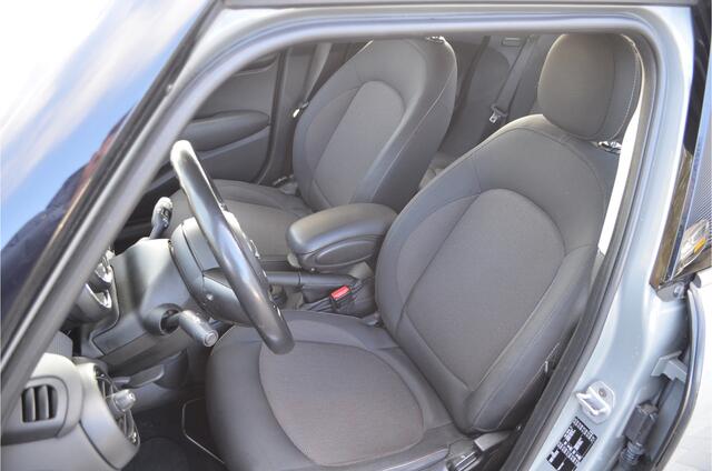 Mini COOPER Mini 1.5 Salt Business Navi | Cruise | NL auto | Metallic lak | PDC | LMV | Climate | Start knop | 6-bak | 5 deurs