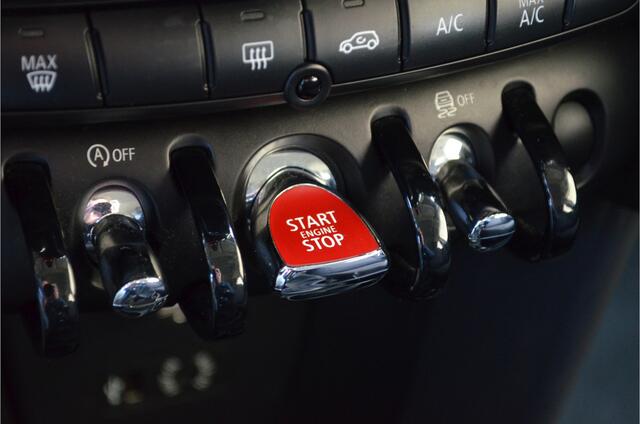 Mini COOPER Mini 1.5 Salt Business Navi | Cruise | NL auto | Metallic lak | PDC | LMV | Climate | Start knop | 6-bak | 5 deurs