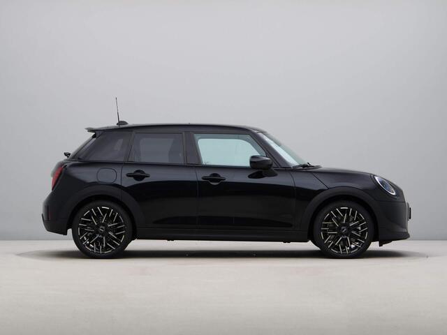 Mini COOPER 5-deurs S Favoured Pakket M PRIVATE LEASE EUR 710,- (48 mnd/10.000 km)