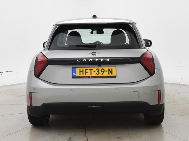Mini COOPER Mini E ESSENTIAL XS 40.7 kWh + NAVIGATIE | APPLE CARPLAY | LED | CAMERA | 17 INCH LMV