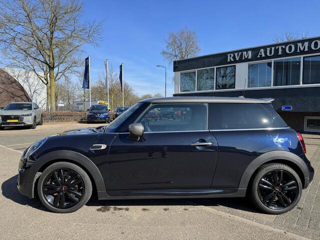 Mini COOPER Mini 1.5 | ORIG. NL. NAP KM. | JCW PACK | STOELVERWARMING | RIJKLAAR INCL. 12 MND. BOVAGGARANTIE