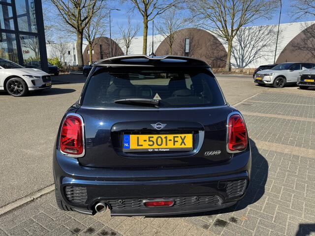 Mini COOPER Mini 1.5 | ORIG. NL. NAP KM. | JCW PACK | STOELVERWARMING | RIJKLAAR INCL. 12 MND. BOVAGGARANTIE