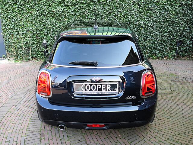 Mini COOPER 1.5 Chili 60 Years F55 LCI 5-drs aut. met Pano.dak, Leder, LED, HK audio en 17"