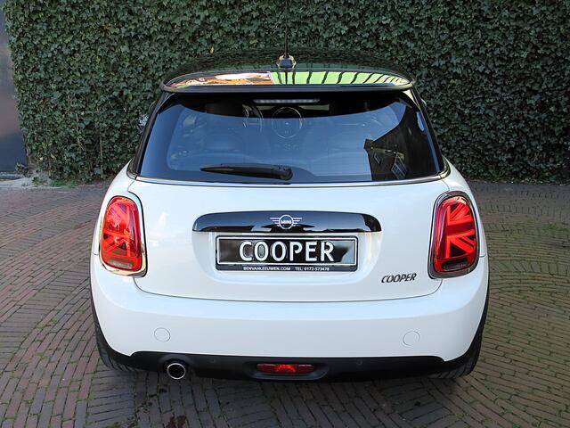 Mini COOPER 1.5 Chili F56 LCI met Leder, LED, DAB, Park ass. en 17"