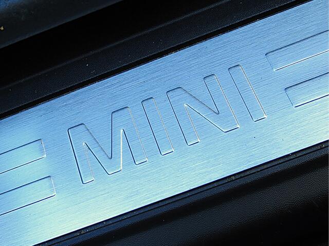 Mini COOPER 1.5 Chili F56 LCI met Leder, LED, DAB, Park ass. en 17"