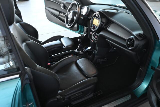 Mini COOPER Mini Cabrio 1.5 Chili Serious Business Clima Stoelverwarming Goed Onderhouden! Inruil Mogelijk!