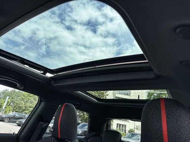 Mini COOPER C John Cooper Works Pakket M / Glazen Dak / Black Pack / Head-Up / Driving Assistant