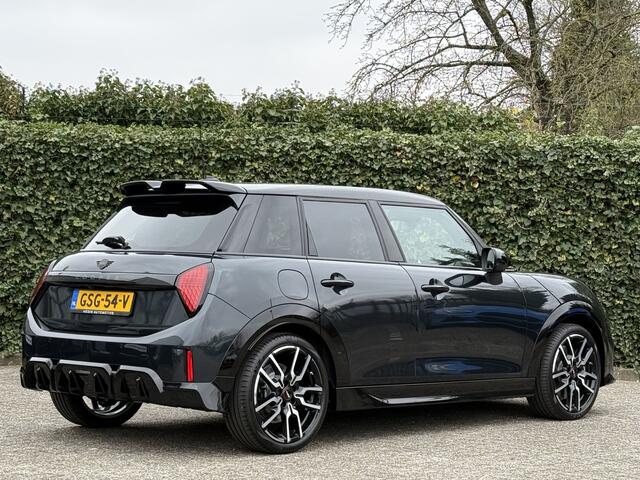 Mini COOPER Mini 1.5 C John Cooper Works XL | Panorama | Harman/Kardon | 18'' | Stuur + Stoelverw.