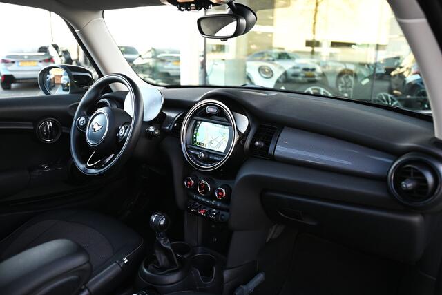 Mini COOPER Hatchback Salt / Panoramadak / Comfort Access / Verw. voorruit / LED / Navigatie / Apple CarPlay / Cruise Control