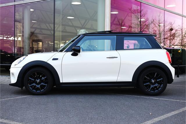Mini COOPER Hatchback Salt / Panoramadak / Comfort Access / Verw. voorruit / LED / Navigatie / Apple CarPlay / Cruise Control