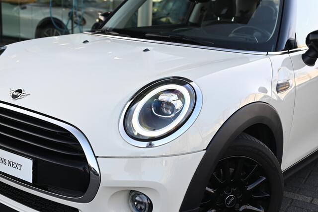 Mini COOPER Hatchback Salt / Panoramadak / Comfort Access / Verw. voorruit / LED / Navigatie / Apple CarPlay / Cruise Control